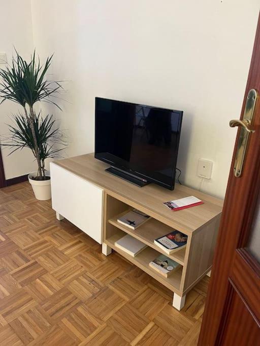 Acogedor Y Soleado Apartamento Recien Amueblado En Gijon Luaran gambar