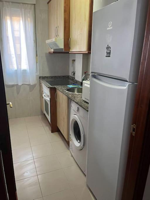 Acogedor Y Soleado Apartamento Recien Amueblado En Gijon Luaran gambar
