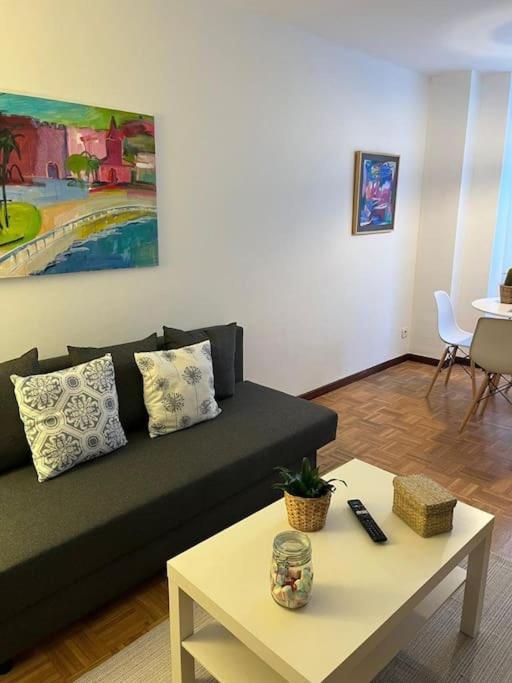 Acogedor Y Soleado Apartamento Recien Amueblado En Gijon Luaran gambar